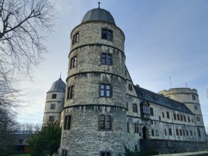 Burgen, Natur und Schnee in Westfalen